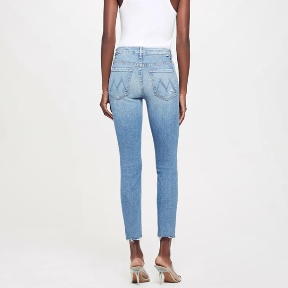 MOTHER High Waisted Looker Ankle Fray Jeans in Thrilling Shots - Picture 1 of 10